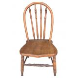Late 19th Century Bow-Back Windsor Childï¿½s Chair w