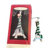 1995 Hallmark Keepsake Ornament ï¿½Santa in Parisï¿½ E