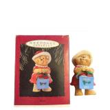 1993 Hallmark Keepsake Ornament ï¿½Momï¿½ Bear with Gi