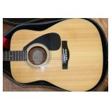 Yamaha Acoustic Guitar with Case Yamaha Acoustic Guitar with Case