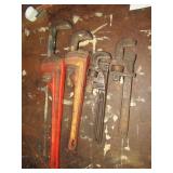 Pipe wrenches