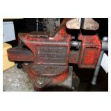 Bench vise
