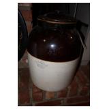 Five gallon crock with lid