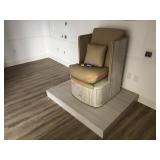 'DORSET' MASSAGING PEDICURE CHAIR W/ PLATFORM