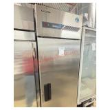 HOSHIZAKI 1 DOOR REFRIGERATOR