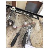 LOT - S/S SPOONS, SKIMMERS