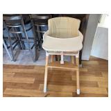 CHILD'S HIGH CHAIR