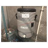 IGLOO BEVERAGE COOLER
