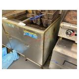 PITCO 40 SS FRYER - NATURAL GAS