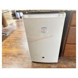 GE UNDERCOUNTER REFRIGERATOR