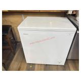 HISNESE SMALL CHEST FREEZER - WORKING