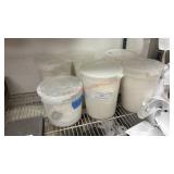 LOT - ROUND STORAGE CONTAINTERS