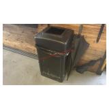 TRASH CAN W/ RECEPTICLE