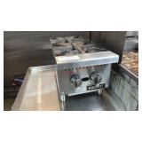 LIKE NEW!  2 BURNER GAS HOT PLATE - NAT GAS