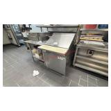 AVANTCO 27' SANDWICH PREP COOLER - WORKING