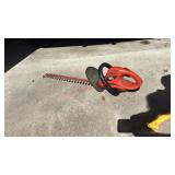BLACK & DECKER HEDGE TRIMMER