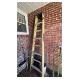 HUSKY FIBERGLASS  8' LADDER