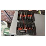 BLACK & DECKER DRILL KIT