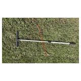 MAGNTIC FLOOR BROOM W/ EXTENDING HANDLE