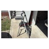 FOLDING STEP LADDER - NICE