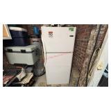 'FRIGIDAIR' HOUSEHOLD REFRIGERATOR / FREEZER