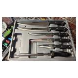 KIT - SET OF KITCHEN KNIVES IN CASE