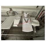 LOT - KITCHEN GADGETS - MANDOLIN & CHOPPER