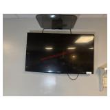 INSIGNIA TV W/ WALL BRACKET - NO REMOTE