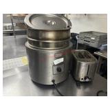 LOT - ROUND WARMER W/ POTS & LIDS