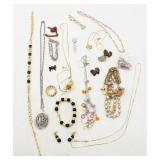 Costume Jewelry Necklace & Bracelt Lot
