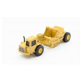 ERTL 1/50 Caterpillar Scraper Tractor