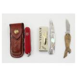 (3) Pocket Knives w/ UMC Remington Drink NEHI