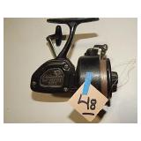 Vtg Shakespeare Ball Bearing 2210 Bait Caster Reel