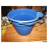 3 gal Bucket w/ Measuring Marks & Pour Spout