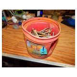 Folgers Bucket w/ 4' x ï¿½' Bolts (85)