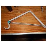 Closet Shelf & Rod Bracket