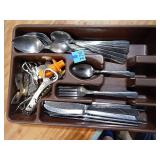 Flatware w/ Organizer