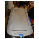 Sterilite 30 Gal Tote w/ Lid