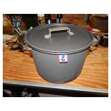 Kirkland 8Qt Stock Pot