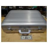 Zero Manufacturing Co. Aluminum Case w/ Keys