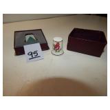 Decorative Thimble In Box-White w/ Roses