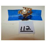 Gold Tone Ring w/ Leaves, Rhinestones & Faux Pearl