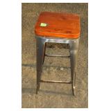 Swiveling Stool