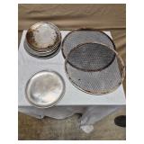 ASSORTED PIZZA PANS