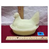 Vtg Fenton Uranium Hen on a Nest