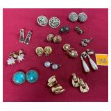 Vtg Clip On Earrings