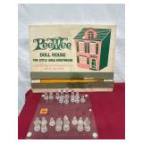 Doll house to build with a nice glass chest set