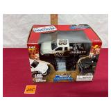 NIB Muscle Machines NASCAR Dale Jarrett #88