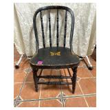 Antique Spindle Back Childï¿½s chair
