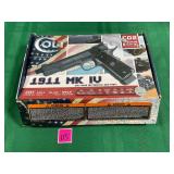 Colt 1911 CO2 pistal in box